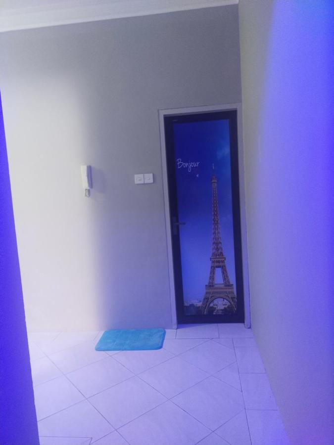 Cmk Apartmen Mutiara Tower 3 Bedroom Kota Bharu#Netflix Extérieur photo
